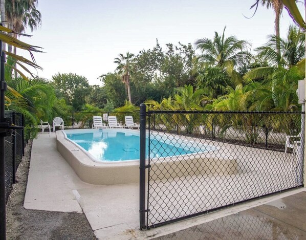 Outdoor pool, a heated pool