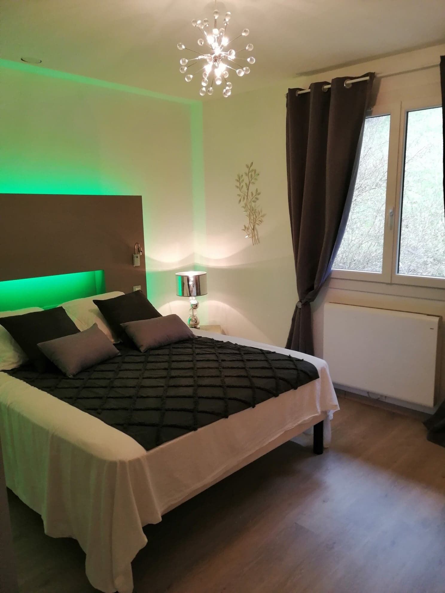4 bedrooms, iron/ironing board, WiFi