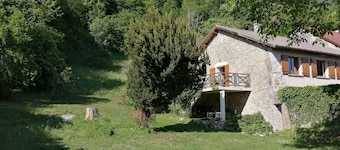 Large 12-person gîte in the Valromey with terrace and large grounds