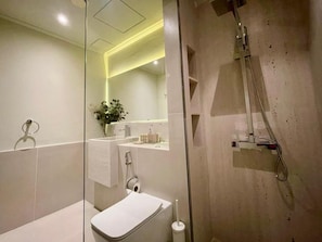 Apartamento | Ducha del cuarto de baño