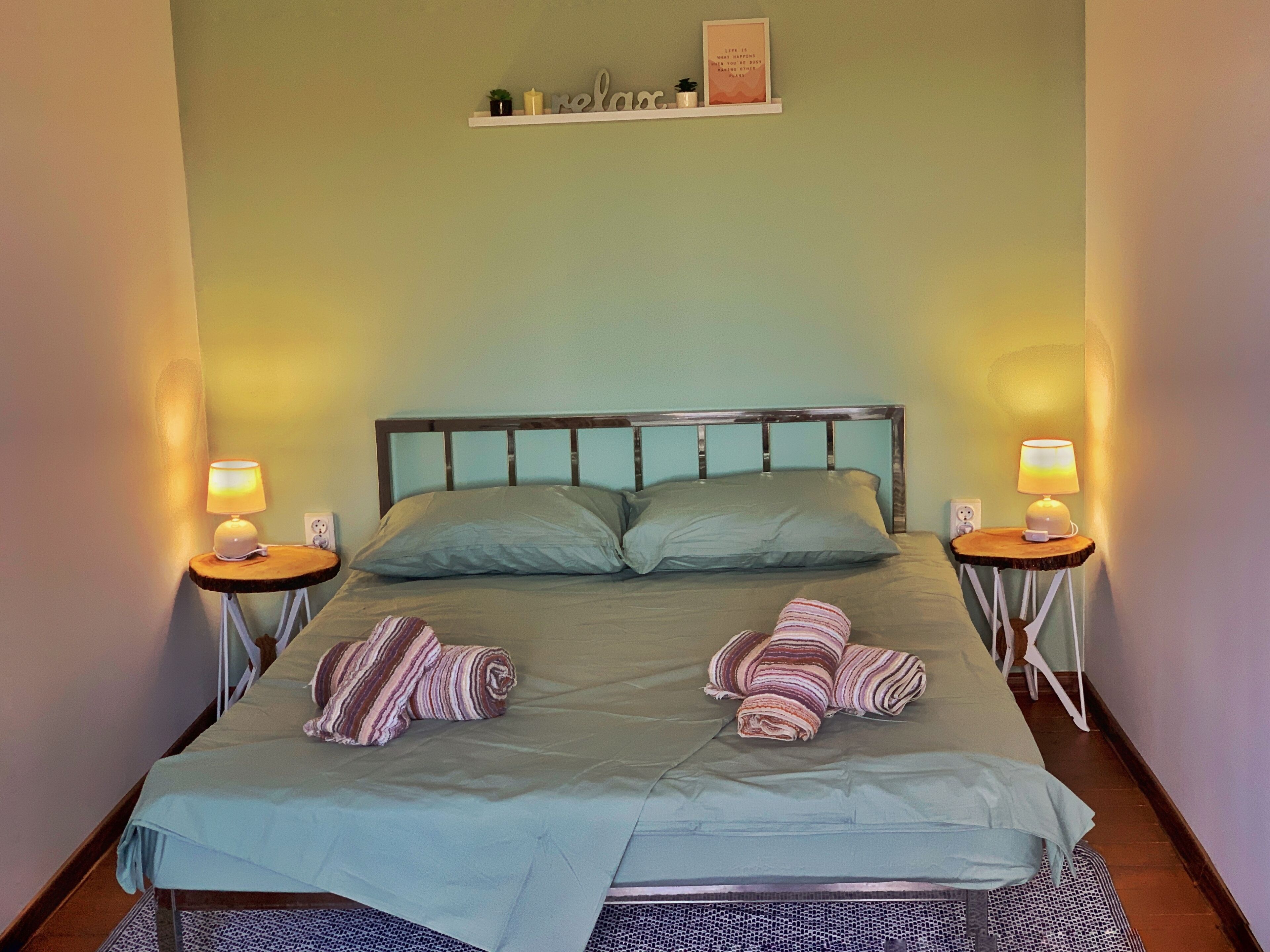 3 室のベッドルーム、アイロン / アイロン台、WiFi、ベッドシーツ