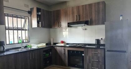 Spacious secure one bed apartment in Lilayi