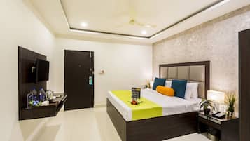 Comfort Double Room, 1 King Bed, City View | In-room safe, desk, soundproofing, iron/ironing board