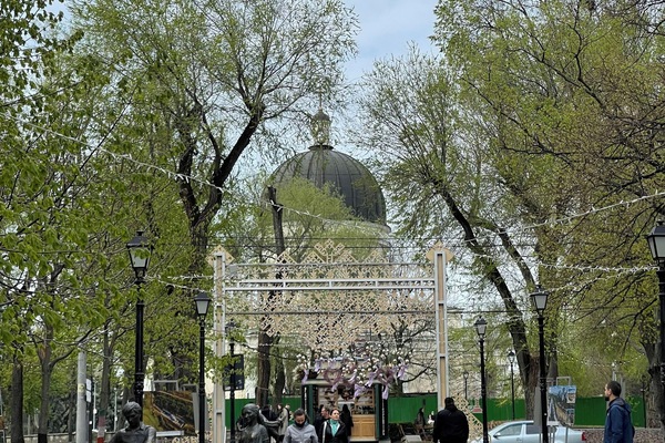 Exterior charming pedestrian street
overview to the Cathedral