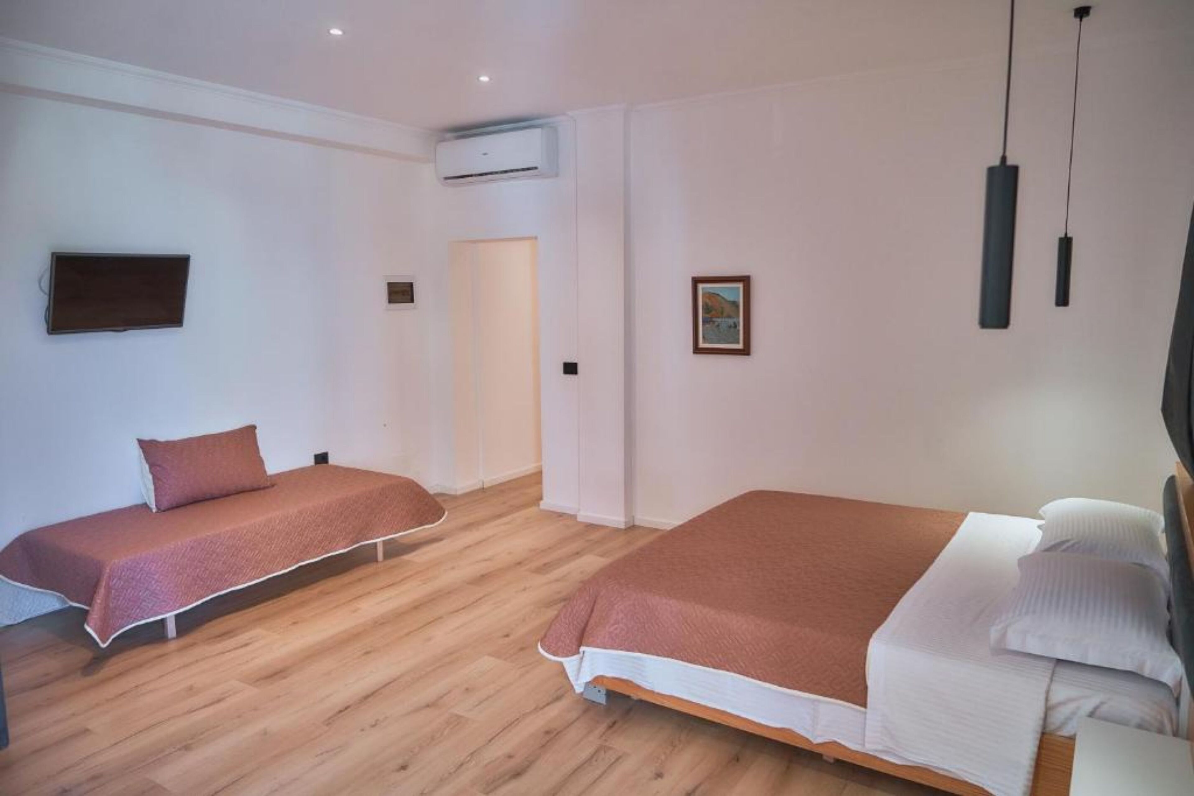 Foto - Kalpazo Inn Tirana