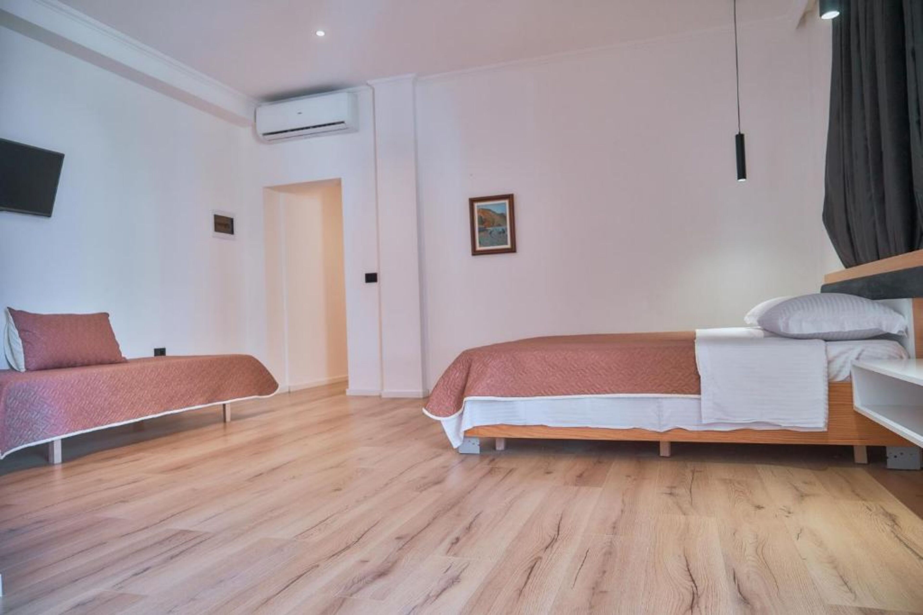 Foto - Kalpazo Inn Tirana