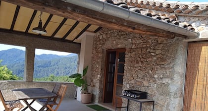 Gßte Dans mas Cévenol Avec Belle vue sur la Vallée et les Montagnes