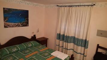 2 bedrooms, bed sheets