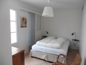 3 chambres, fer et planche à repasser, accès Internet