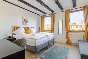 8 Schlafzimmer, Schreibtisch, kostenloses WLAN, Bettwäsche