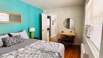 2 habitaciones, tabla de planchar con plancha y cuna de viaje