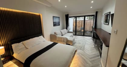 London Studios and Suites