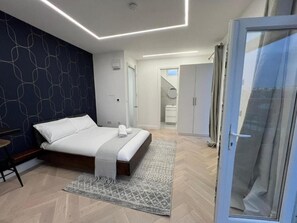 Panoramic Studio | Premium bedding, memory foam beds, desk, blackout drapes