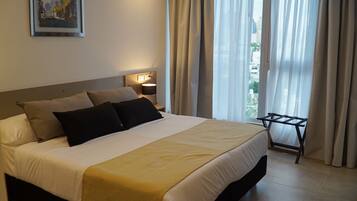 Standard-Doppelzimmer | Hochwertige Bettwaren, Daunenbettdecken, Pillowtop-Betten, Minibar