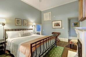 2 quartos, ferros/tábuas de passar roupa, Wi-Fi, roupa de cama