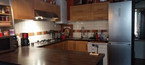 冰箱、微波炉、烤箱、炉灶