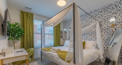 Opulence in Olive with Free Parking+EV Charge. 2 Bath & Sleeps 8.âš20% OFF 7daysâš