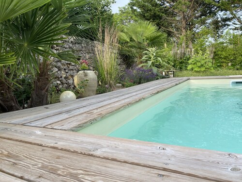 Maison en Pierre Avec Piscine