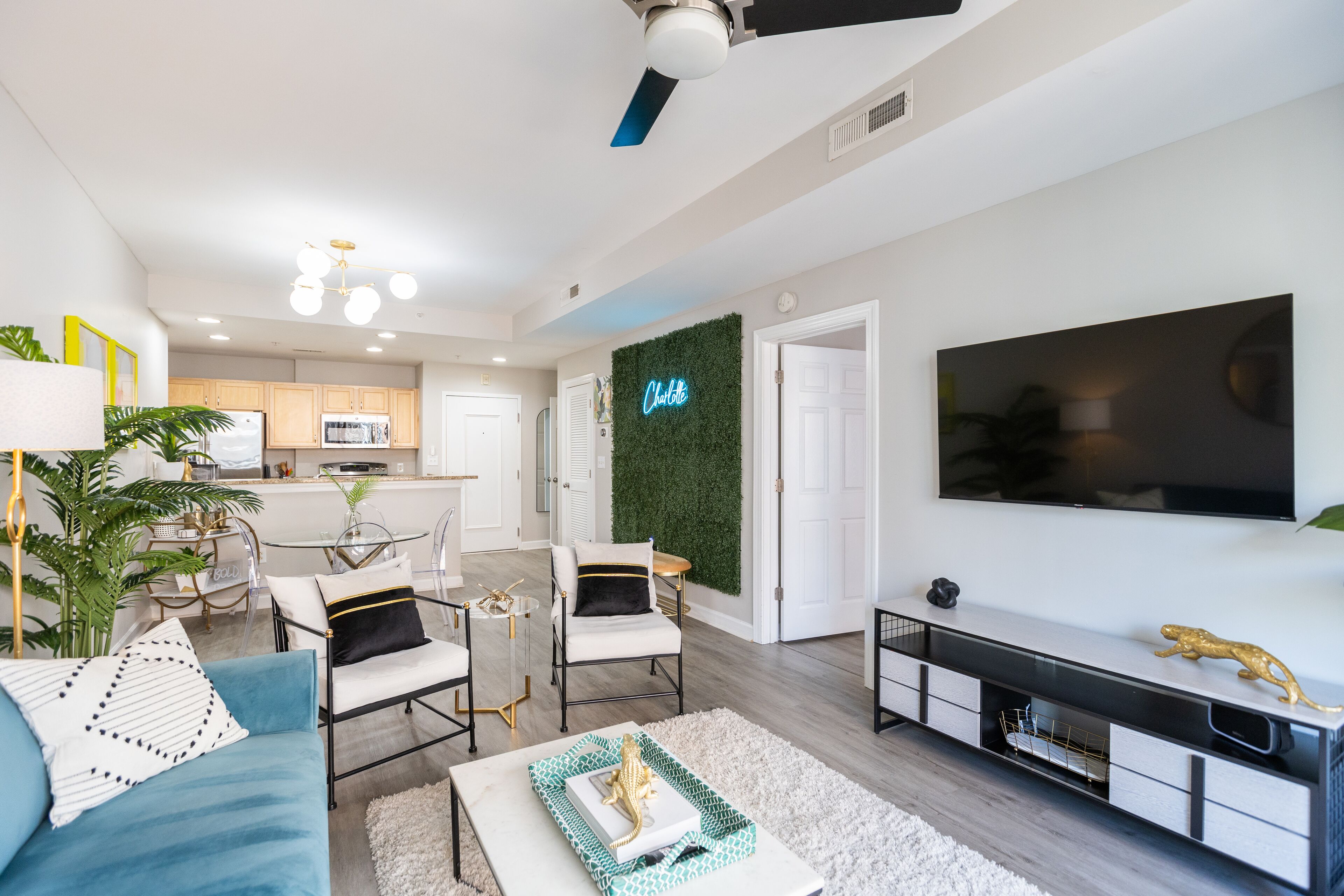 4th Ward Condo Walkable to Stadium and Spectrum Center