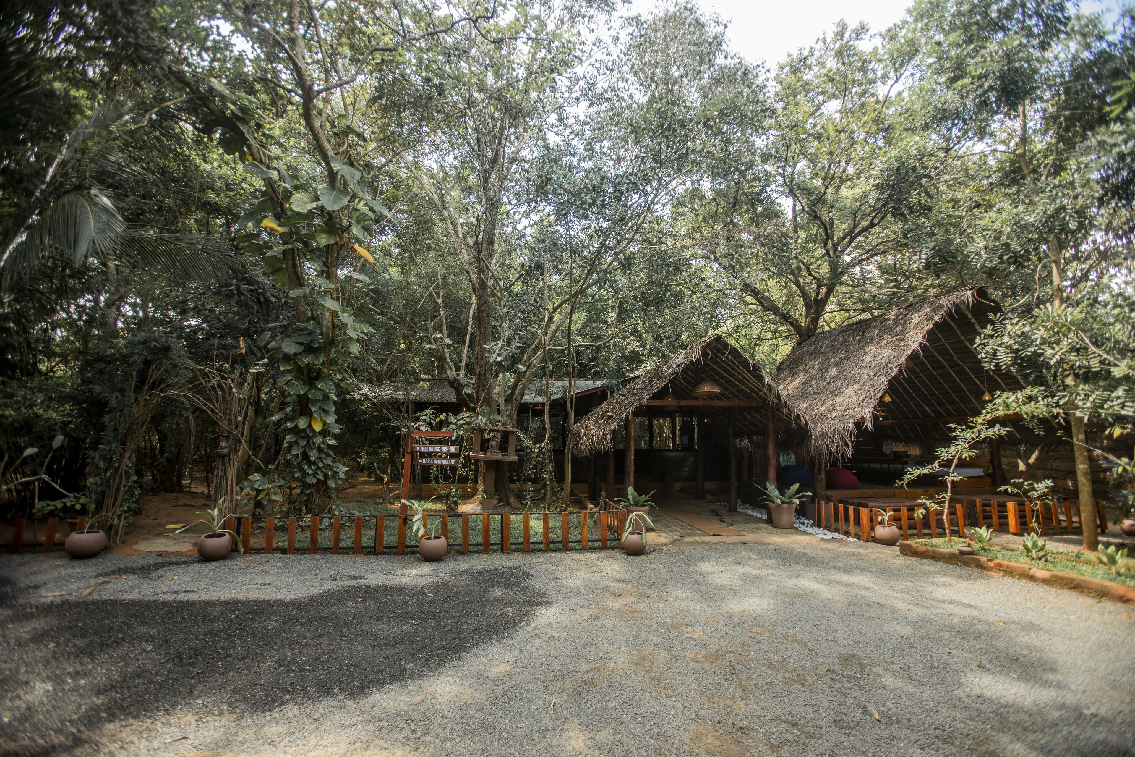 숙박 시설 정면