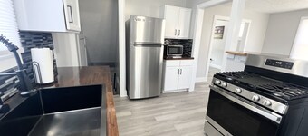 NEW!! Private Home in Canton! Pro Football Hall of Fame! 