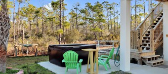 Pet Friendly, Hot Tub, Fire Pit~ Dolphin Daze Beach House