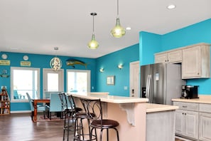 Fridge, microwave, oven, dishwasher - Pet Friendly, Hot Tub, Fire Pit~ Dolphin Daze Beach House (Port St Joe)