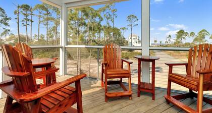 Pet Friendly, Hot Tub, Fire Pit~ Dolphin Daze Beach House