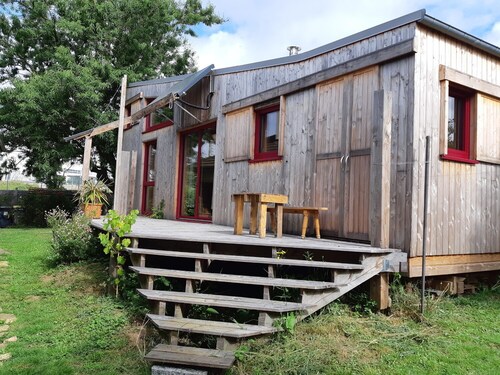 Quiet house in Caen with 2 bedrooms , 2hrs from Paris, Closed garden and terace