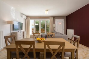 Apartment, 3 Schlafzimmer, Raucher, Terrasse | Esszimmer