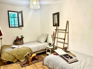 2 bedrooms, desk, iron/ironing board, bed sheets - A 5 Minutes à Pieds des Calanques de Figuerolles, Idéal Pour se Ressourcer (La Ciotat)