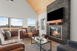 Téléviseur connecté, foyer