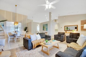 Smart-TV, Tischfußball, Drucker