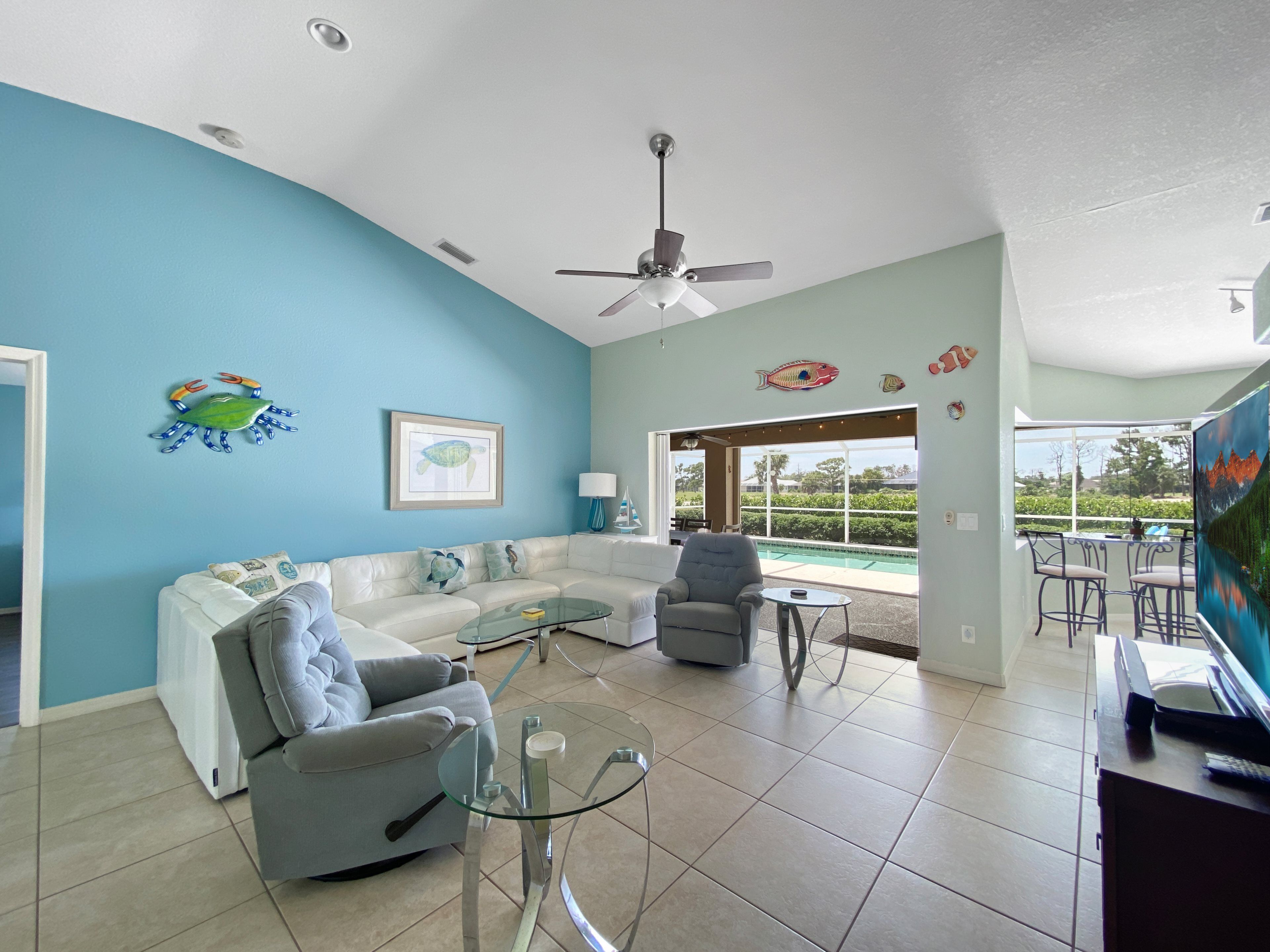 Télévision, livres, chaîne hi-fi