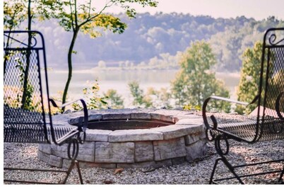 New to the Market!! Charming 3-bedroom Rough River lake home! In Westview KY!!