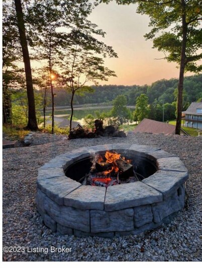 New to the Market!! Charming 3-bedroom Rough River lake home! In Westview KY!! 