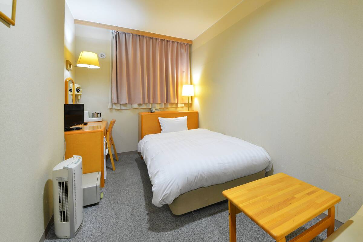 Standard Single Room | In-room safe, WiFi (free)