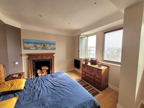 3 chambres, fer et planche à repasser, Wi-Fi, draps fournis