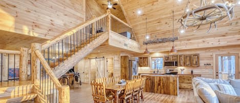 Een smart-tv, een open haard, videogames en tafelvoetbal