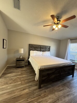 4 bedrooms, iron/ironing board, free WiFi, bed sheets