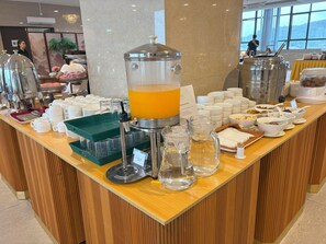 Daily buffet breakfast (MYR 21.20 per person)