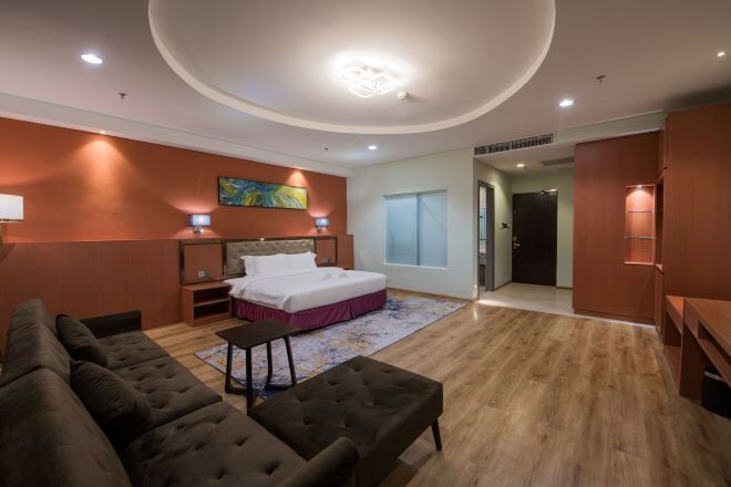 In-room safe, individually furnished, desk, laptop workspace
