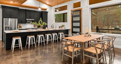 Luxe Cabin Retreat | Game Room | Outdoor Fun