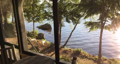 Lakefront Cottage with AC Near Bar Harbor on 8 acres