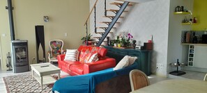 Smart TV, ping pong, stereo - Maison Atypique Centre de Coëx, Proches des Commerces (Coëx)