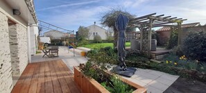 Terrace/patio - Maison Atypique Centre de Coëx, Proches des Commerces (Coëx)