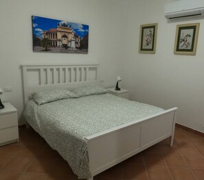 4 bedrooms, WiFi, bed sheets - At the bastion of peace (Palermo)