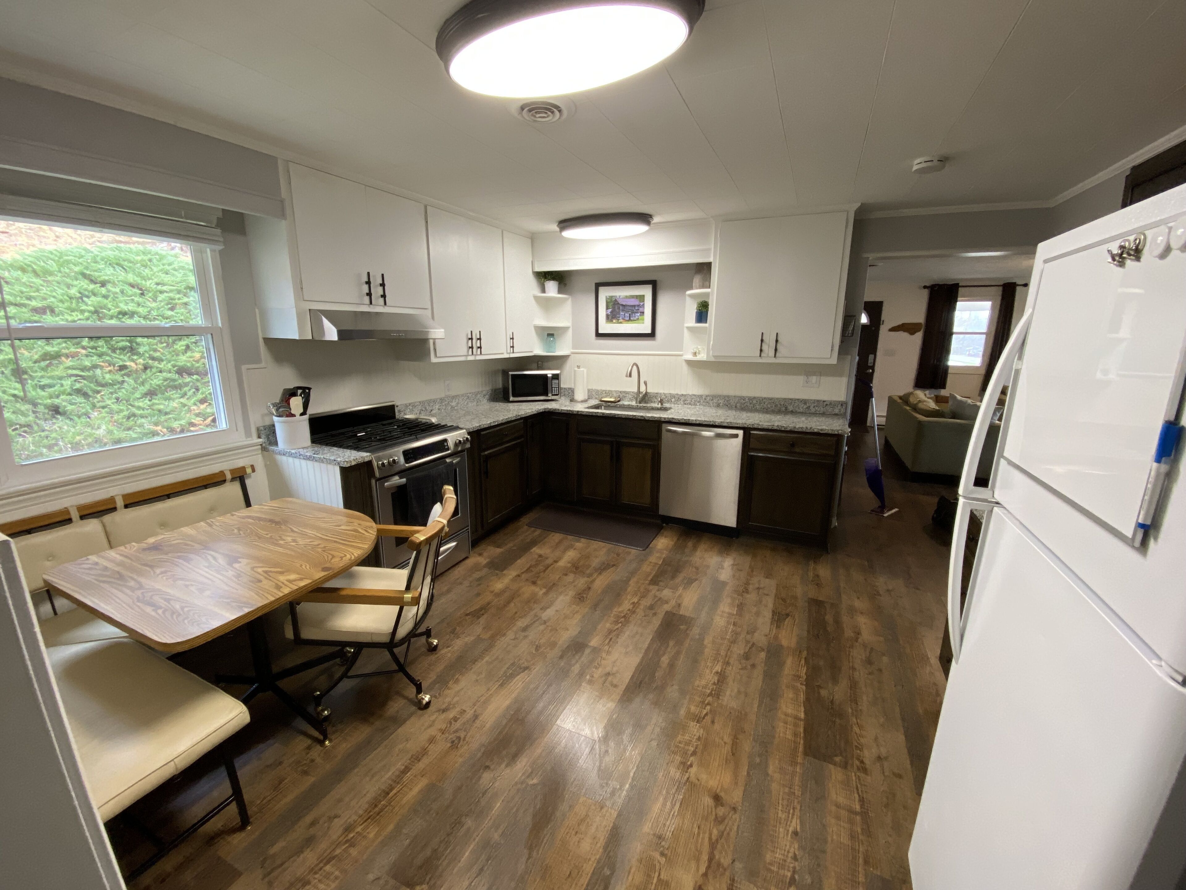 Rancher retreat only 5 miles from the heart of downtown Morganton. 