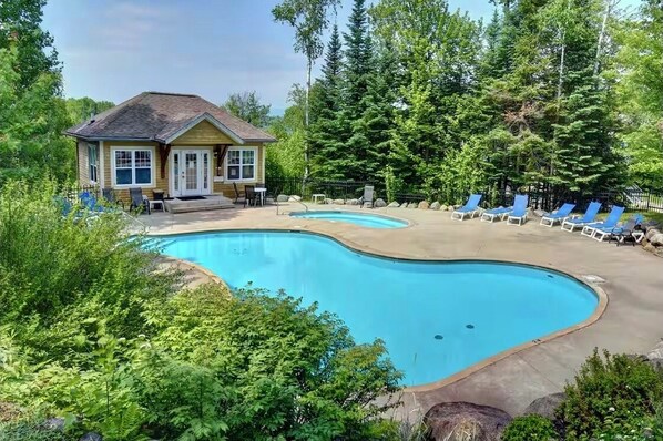 Outdoor pool, a heated pool