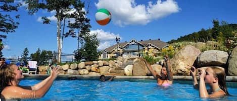 Piscine extérieure, piscine chauffée